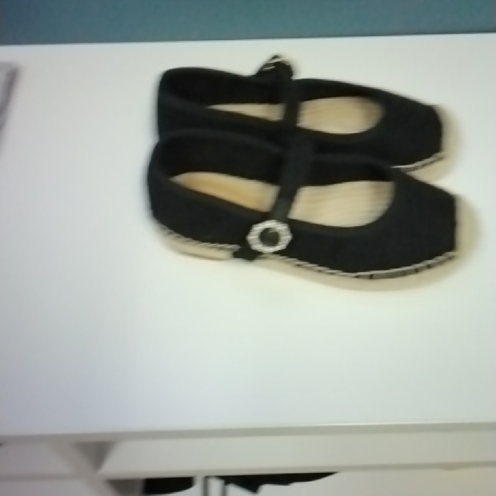 Shoes - Picture 4 of 9